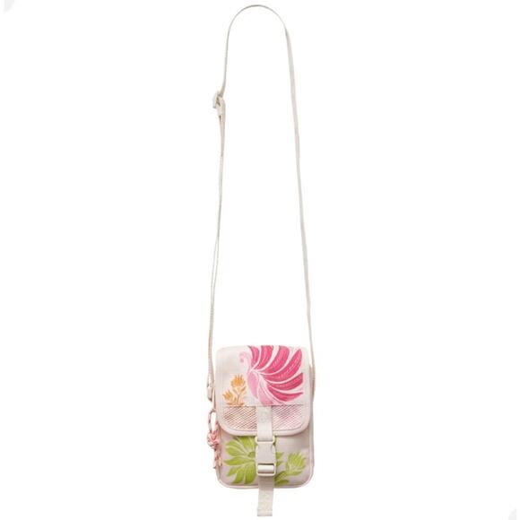 FARM Rio Fervo Rainbow Tropical Crossbody Bag Cream Floral Brazil Exclusive NWT - Picture 3 of 8